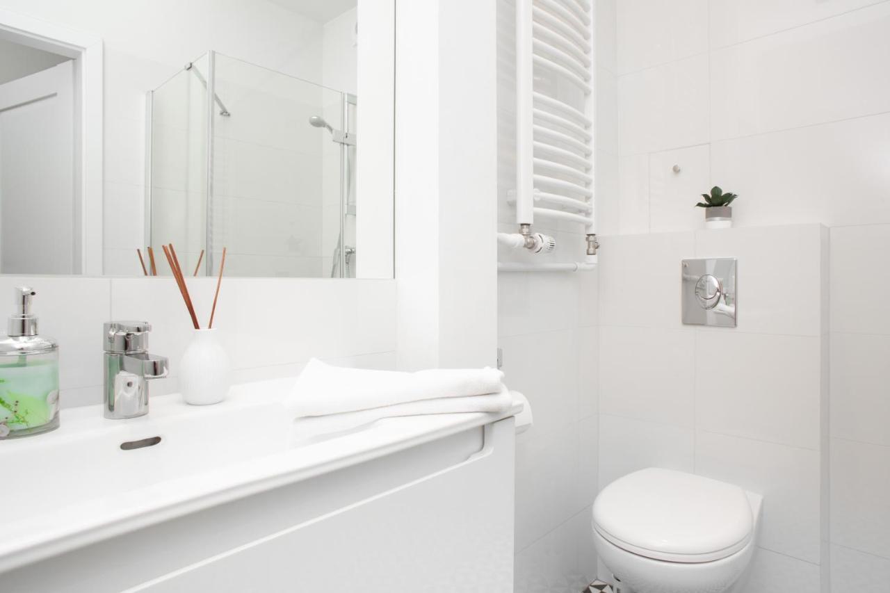 Family City Center Apartment By Renters Prestige Varsóvia Exterior foto
